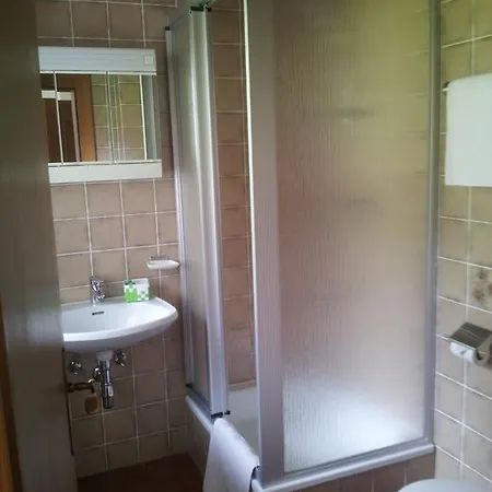 Gaestepension Wiesenheim Заутенс