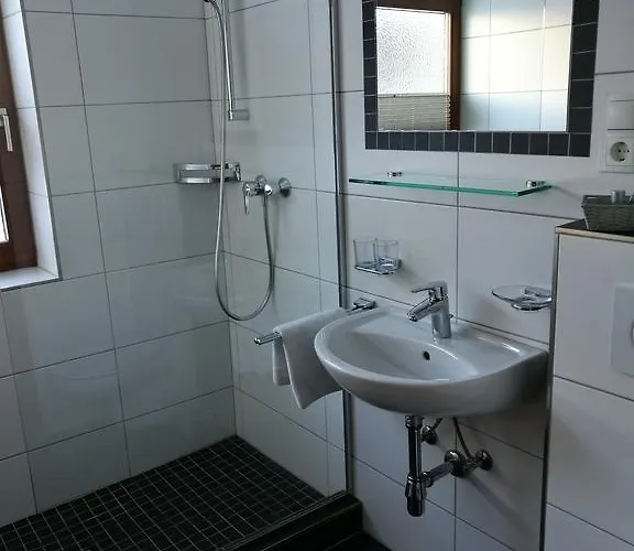 Gaestepension Wiesenheim 3* ザウテンス